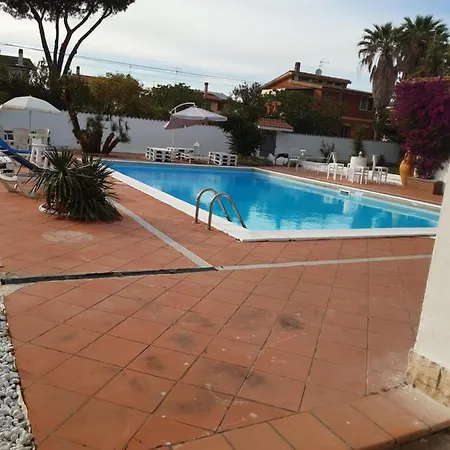 Giovanni 3* Casal Palocco
