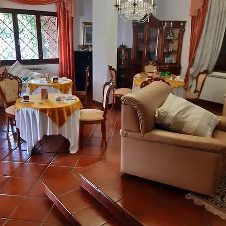 Giovanni Bed & Breakfast 3*